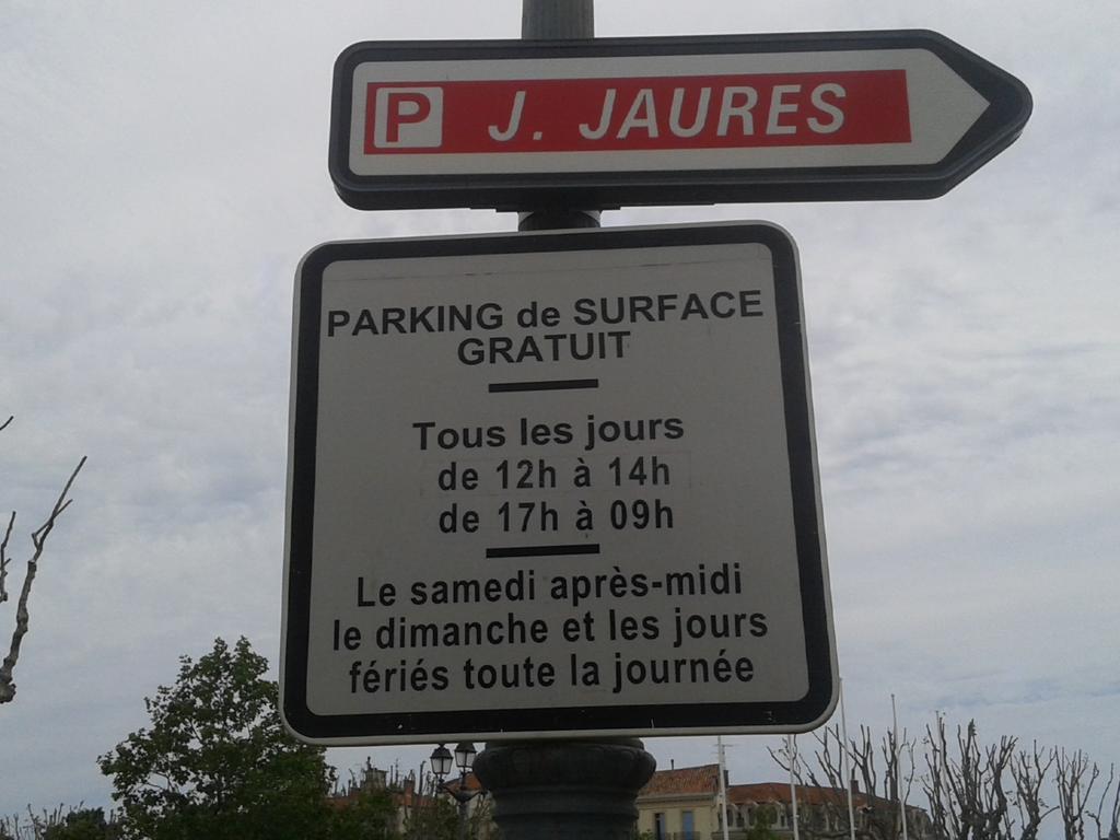 Venez Rever Beziers Centre Et Gare Il Y A Plus Cher Mais C Est Moins Bien ภายนอก รูปภาพ
