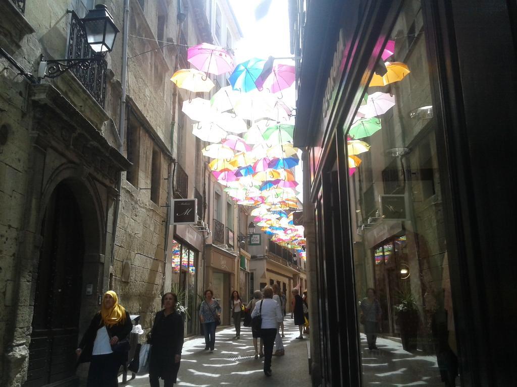 Venez Rever Beziers Centre Et Gare Il Y A Plus Cher Mais C Est Moins Bien ภายนอก รูปภาพ